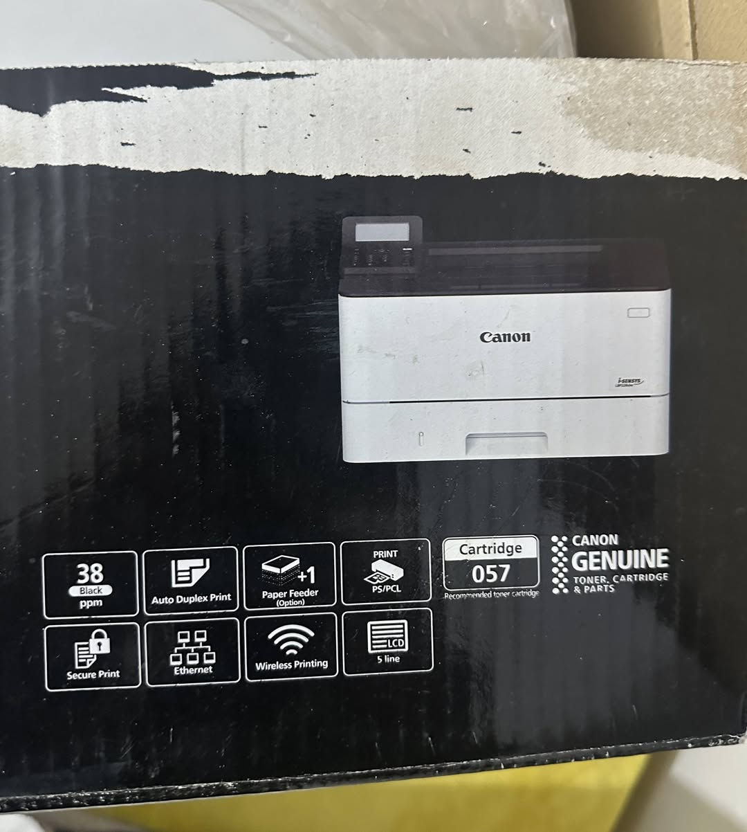 ب210 الف والسعر بي مجال 
سبب البيع عدم الحاجة لها 
يجي وياها كاترج حبر جديد 

نوع الطابعة: طابعة ليزرية
نوع الطباعة: اسود و ابيض
دقة الطباعة: 600x600 dbi
اكثر كمية اوراق توضع في الطابعة: 250 ورقة
حجم الاوراق: A4, B5, A5, A6, Letter, Legal
الابعاد: 372x320x271 ملم
الوزن: 8.8 كغم
اللون: ابيض
المواصفات:
سرعة الطباعة: حوالي 38 ورقة بالدقيقة
تدعم الطباعة التلقائية على الوجهين (Duplex)
واي فاي + شبكة Ethernet للطباعة من الموبايل أو الكمبيوتر
تدعم الطباعة من الآيفون عبر Apple AirPrint
شاشة LCD للتحكم
تدعم Secure Print للحماية
تستخدم كارتردج 057 الأصلي
طباعة ليزر أسود بجودة عالية
المميزات:
طابعة قوية وسريعة
مناسبة للمكاتب وأعمال الطباعة الكثيفة
تدعم الطباعة اللاسلكية
حجمها صغير نسبياً وما تأخذ مكان
الحالة:
مع الكرتون الأصلي ونظيفة.
إذا مهتم راسلني على الواتساب ***********
