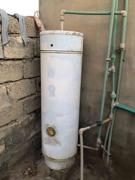 السلام عليكم عندي قراض مستخدمه سقفيه حديد وثلث توانكي ومقسله وكيزر وحديد فوك الباب الحوش وباب حوش وبوب بلاستك البيع وبيع مستعجل المكان الحي العسكري رقم الهاتف والخاص مفتوح *********** ابيع شلع 500 وبيهن مجال الشراي
