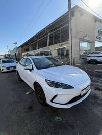 BYD SAEL 05 زيرو مرقمه كامله مثبت لوحات باسمي  مكفوله كفاله عامه من كل...