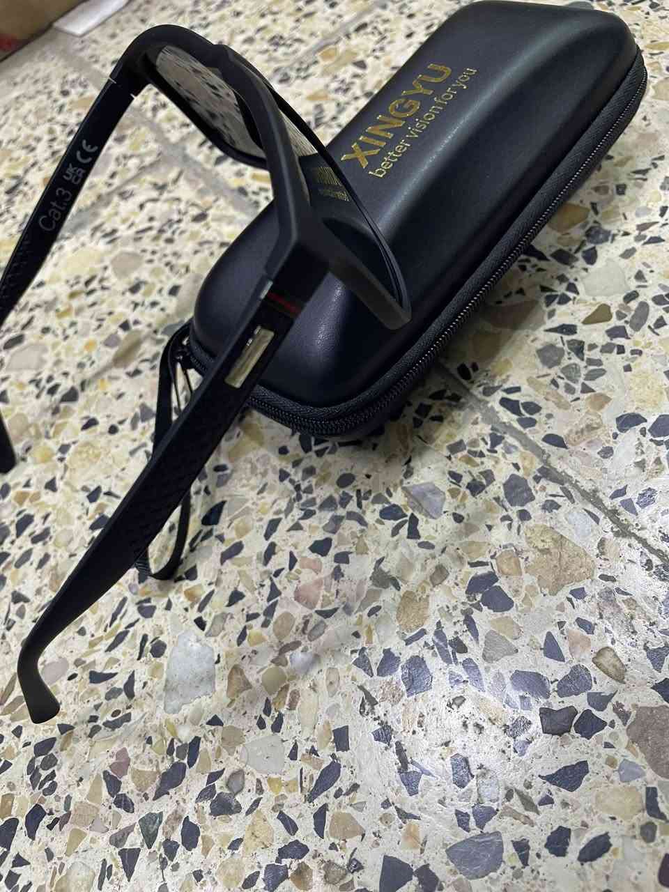 نظارات بعدسات Polarized (مستقطبة)، والموديل رقم 182 من XINGYU.

العدسات المستقطبة تقلل انعكاس الشمس والضوء، لذلك تُستخدم غالبًا:

* للقيادة
* الصيد
* الاستخدام اليومي بالشمس
* أو النظارات الرياضية


**إذا كنت صاحب هذا الإعلان وتريد حذفه لأي سبب، رجاءا أرسل رسالة إلى الدعم الفني**