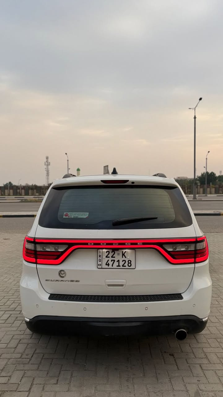 السلام عليكم دوج دورنكو موديل 2018 خليجي وكاله هارلم هزه ورقم اربيل الجديد باسم كردي وكاله عامه بأسمي كفاله ضربه وتبديل وصبغ وبارد كفاله مكينه 6 سلندر مامفتوحه كير كفاله ماشيه 103 فول مواصفات فتحه توقف ذاتي شفتات ستيرن . جديده السياره . 
العنوان: بصره 
رقم الموبايل:‭***********
