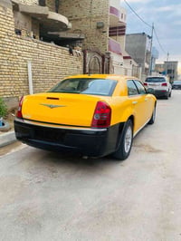 كرايسلر 300 • مكفولة • اصفر