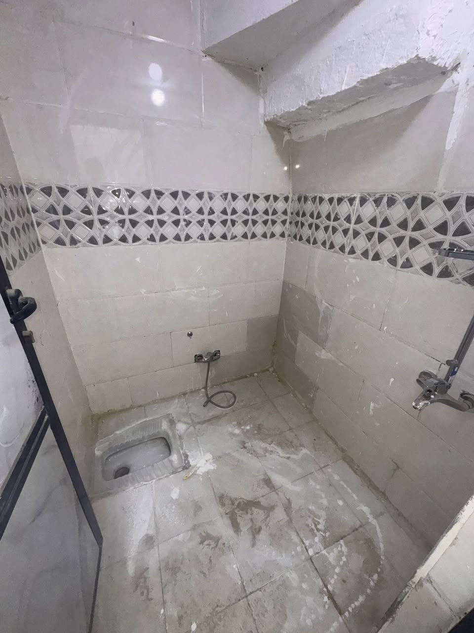 🔸 مشتمل #للايجار ✅
50متر مربع بناء سنة 2024
نضيف مرتب 🔑كامل مكمل

🔸الطابق الارضي1️⃣: بحتوي على استقبال ومطبخ حار وبارد وصحيات
الطابق الثاني2️⃣: غرفتين نوم كبار وبلكونه 

🔸موقع ممتاز📍الشعب شارع الصحه قرب سوك شلال وحسينيه الانصار ( شارع عريض )
 
🔸السعر الايجار : نهايته 400الف قفل رجاءا بلا احراج

#ملاحضه التاكد من قراء المنشور قبل لاتتصل وتتعنه  هل يناسبك او ميناسبك كافا التفاصيل مذكوره واضحه مع الصور تحياتي للجميع

معروض بمكتب ابو علي الدراجي للعقار 🏛️
الشعب-نهايت شارع الصحه-مقابيل كرزات ركن الصحه 
*********** 📞
*********** 📞 
 *********** 📞
