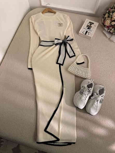 تريكو صوف ناعم كولتي جدا عالي🌸

السعر ⚡️ 18⚡️
القياسات- فري سايز 
للحجز خاص او واتساب ***********
