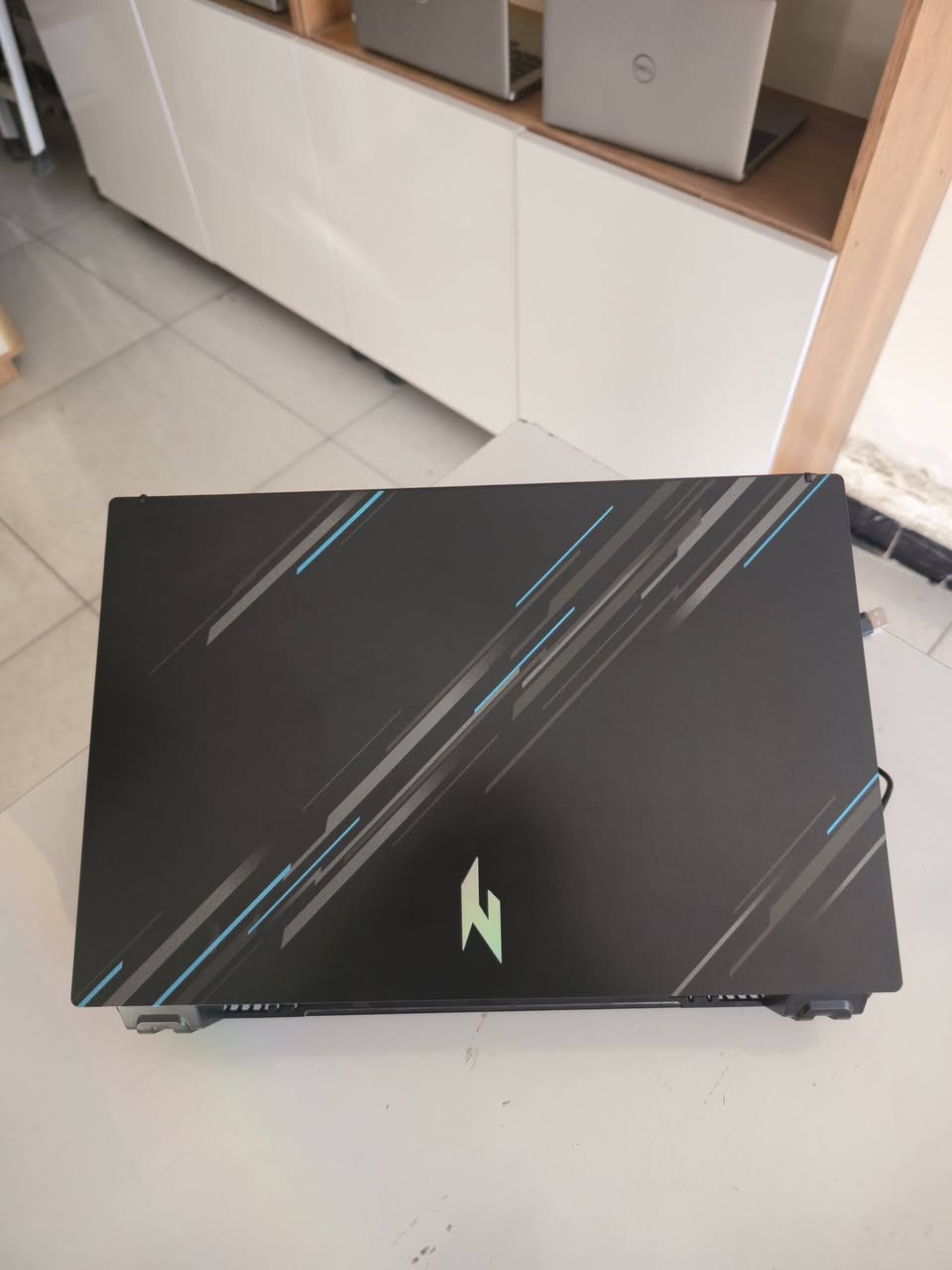 Acer Nitro ANV15-51
الموديل: Acer Nitro V 15 (ANV15-51)
المعالج: Intel Core i5-13420H (الجيل 13)
عدد الأنوية: 8 أنوية (4 Performance + 4 Efficient)
عدد الخيوط: 12 Threads
الرام: 16GB DDR5
كرت الشاشة الخارجي: NVIDIA GeForce RTX 2050
حجم ذاكرة الكرت: 4GB GDDR6
كرت الشاشة الداخلي: Intel UHD Graphics
نظام التشغيل: Windows 11 Pro 64-bit
DirectX: DirectX 12
الشاشة: 15.6 إنج FHD (1920×1080)
نوع الشاشة: IPS
معدل التحديث: 144Hz
التخزين: 512GB ssd
المنافذ: USB 3.2، USB Type-C، HDMI، LAN، منفذ سماعة 3.5mm
 موجود توصيل لكل المحافظات 
مكاني بغداد


**إذا كنت صاحب هذا الإعلان وتريد حذفه لأي سبب، رجاءا أرسل رسالة إلى الدعم الفني**