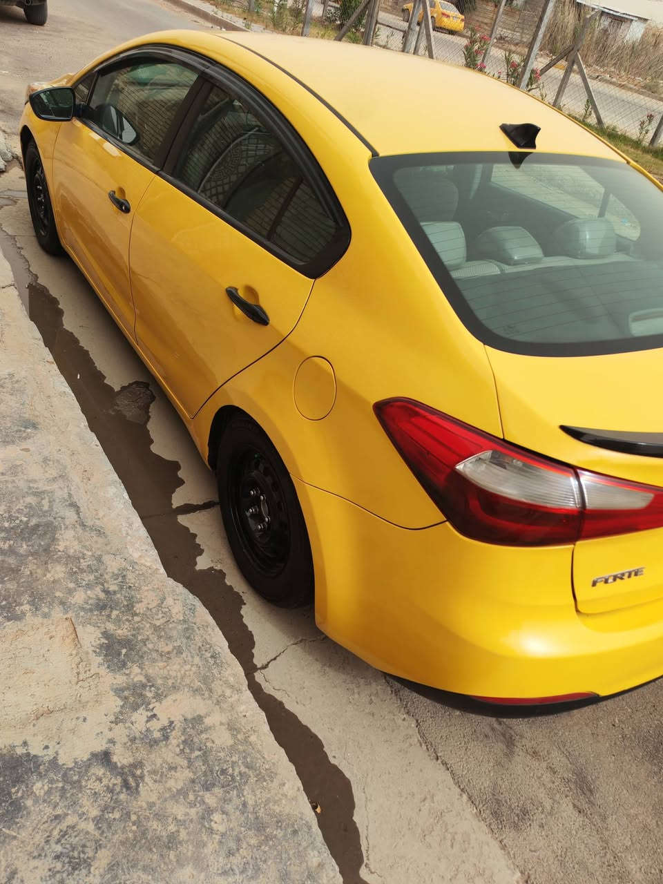 فورتي ١٥ امريكي حادثهة
باب خلفي ودعامية بدون دواخل مكفولة من الكص
كير AT محرك 1800 دوش سعر 85$ وبيهة مجال
العنوان الشعب ***********
