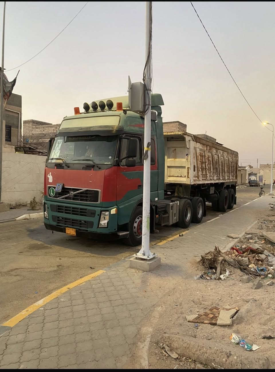 يا الله 
فالفو 2004
حجم 460
كير 3/3 
باج مزود في اكسات
للعلم مجموعه رينو مال دوله
رقم اربيل 
سنويه منتهيه من سنه مربوطه فلات
سياره ما ناقصها اي شي
للستفسار ***********
***********
