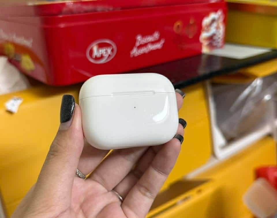 سماعات باله أمريكي Air pods 2 pro  الحديث
اصلي باله أمريكي ، باله مستعمل بس كلش نظيف وياه حافظة جلد مع كيبل كتان 
ما مفتوح ولا مصلح بطارية قوية صوت قوي 
بإمكانك تفحص قبل الدفع ، اصلي باله 
سعره 20 قفل قفل توصيل مجاني  نظافة 90% قطع محدودة 
للحجز واتس اب فقط ***********
