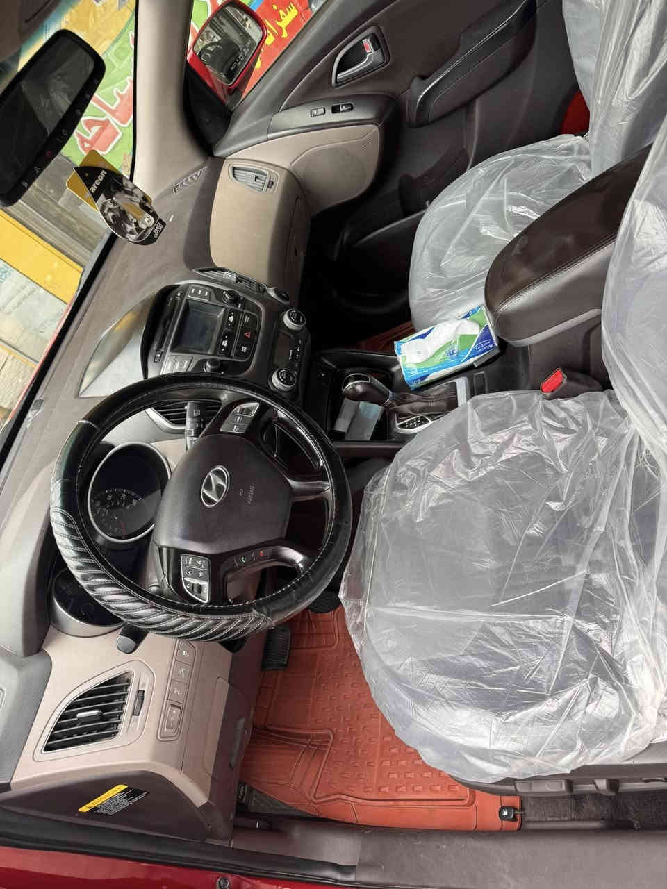 السلام عليكم توسان 2014 أمريكي صور الحادث بل منشور  حادثها قبق الصندوك نفسه مصلح صبغ بل مصطره مال القبق و بيها بارد بل هلالات خلفيه. وبيها جراد قليل بل بنيد و القماره ليبل واحد فول مواصفات عدا البنراما محرك 2400  جاهزه من كلشي بيها منظومه غاز  بسمي تحويل ثاني يوم للبيع أو المراوس *********** مكان المحموديه السعر 128
