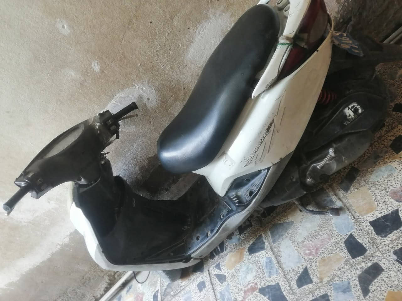 السلام عليكم بريز للبيع نضيفه كلها شغاله نكره سلف سعر 350 وبيها مجال للشراي العنوان بغداد الشماعيه رقم الهاتف ***********
