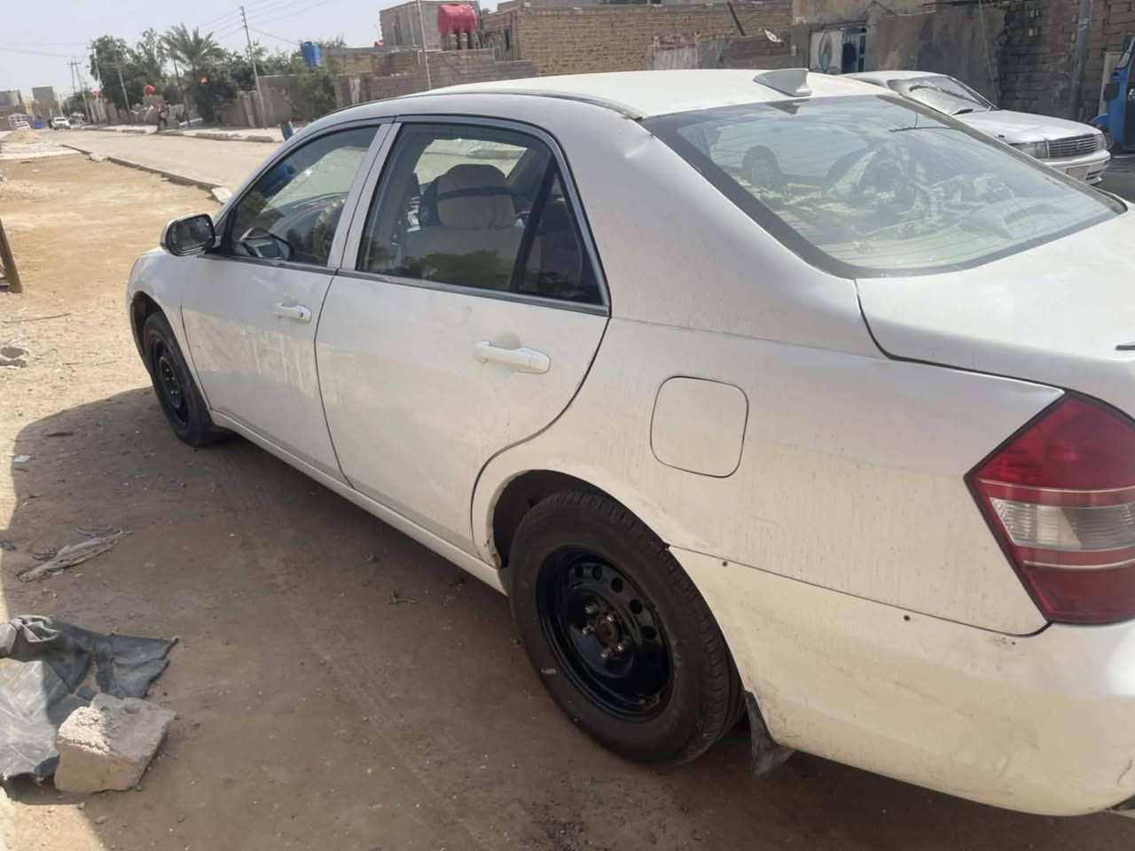 السلام عليكم للبيع سياره مقفوله فقط بها ورد ضربه خفيفه سعر 42،. ***********
