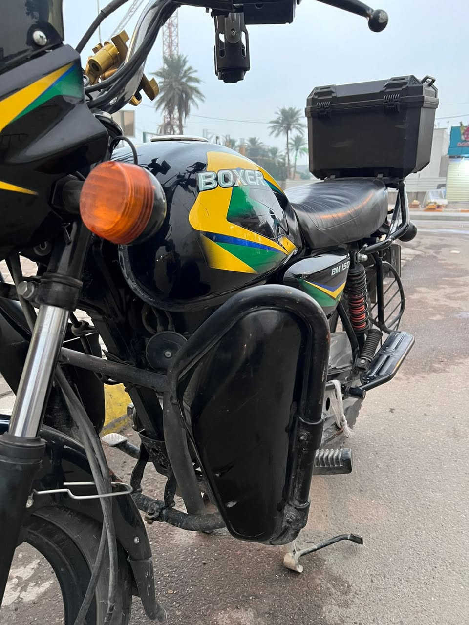 دراجه بوكسر موديل 2023 مرقم رقم بغداد رقم أنكليزي 
تحويلي ثاني يوم 
دراجه نضيفه مالك دخل بلصور 
المكان بغداد الحريه 
متواجد واتساب او اتصال ***********
السعر خاص
