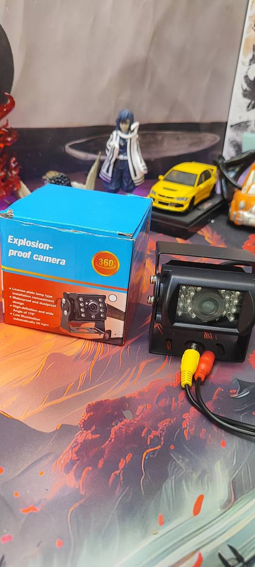 كاميرا خلفية للسيارات والشاحنات مصممة للتركيب الخفي أو على لوحة الترخيص. 
المميزات: تصميم مقاوم للانفجار والماء والغبار.
الجودة والزاوية: دقة عالية مع زاوية رؤية واسعة تصل إلى 170 درجة.
الإضاءة: إضاءة تلقائية في ظروف الإضاءة المنخفضة.
النوع: كاميرا رقمية بـ 4 دبابيس (4Pin).
الترجمة
Explosion-roof camera: كاميرا مضادة للانفجار
السعر ٢٠ الف


**إذا كنت صاحب هذا الإعلان وتريد حذفه لأي سبب، رجاءا أرسل رسالة إلى الدعم الفني**