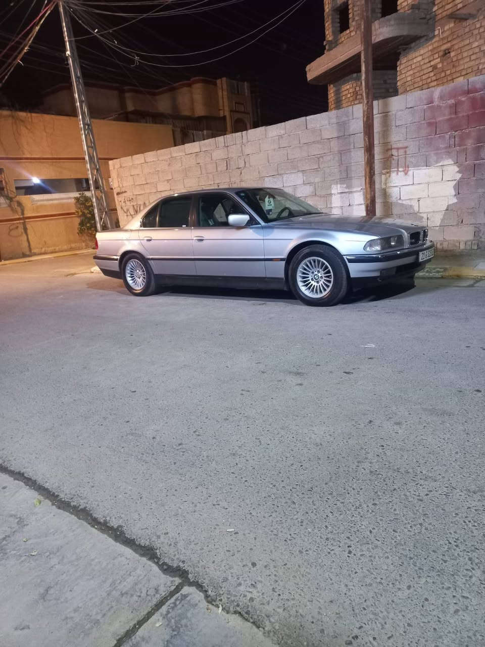 بي ام خفاش 740 مكينه 44 التفاصيل خاص او ***********
