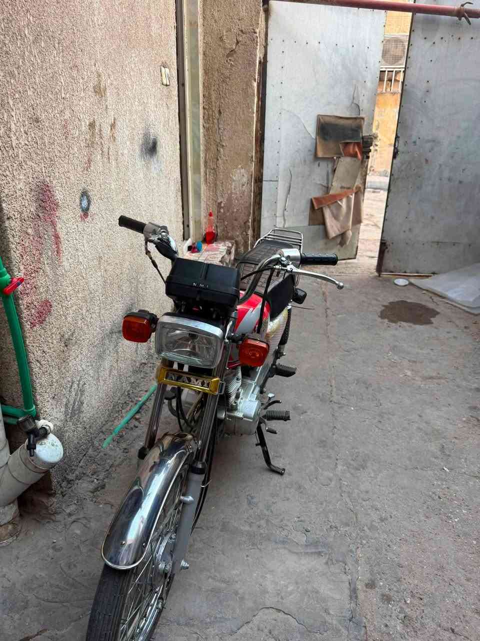 سلام عليكم نامه شلامجه للبيع رقم وسنويه بأسمي رقم انكليزي مديل 20 دراجه خير من الله مجفته مره وحده عن الحلال والحرام  مستعجل علبيع رايدها بواحد و700 وبيها مجال مكانها بصره الجزائر هذا رقمي موجود بكل وقت ***********
