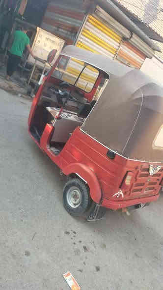 السلام عليكم تكتك 18اوراق تكتك نضيفه ضفيره جديد تخم تاير جديد دوشمه جديده تكتك مناقصهة شي السعر 3ملاين 400 وبيهة مجال فقط وتساب ***********
