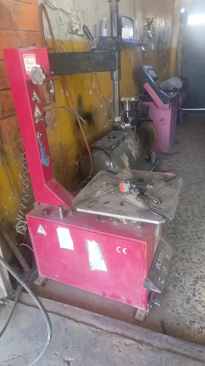 السلام عليكم
غراض محل كامل كلشي تعتازه موجود وكله شغال ع الفحص 
مكان نجف *********** واتساب موجود
