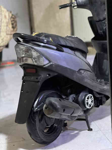 السلام عليكم ماكس عدله للبيع بلاديه 49 مبدل دراجه مفتوحه ولفات دراجه ناعمه خرسه اذا تجي وتسمع الها صوت لاتاخذه كزوز بلادي عينه بلادي مختمه ويه المكينه لونين بس جامته مكسوره ومحتفظ بيه لان بلاديه دبل خلفي جديد مغلفه مابيه نقص كفر البلادي موجود لون اسود فقط شلعه مابيه معدل تمشي كلش حلوه معدله بس شلعه ماكو قليل كلج غيره ماعرف دراجه رايده 650 وبيه مجال للشراي مكاني الاصمعي ***********
