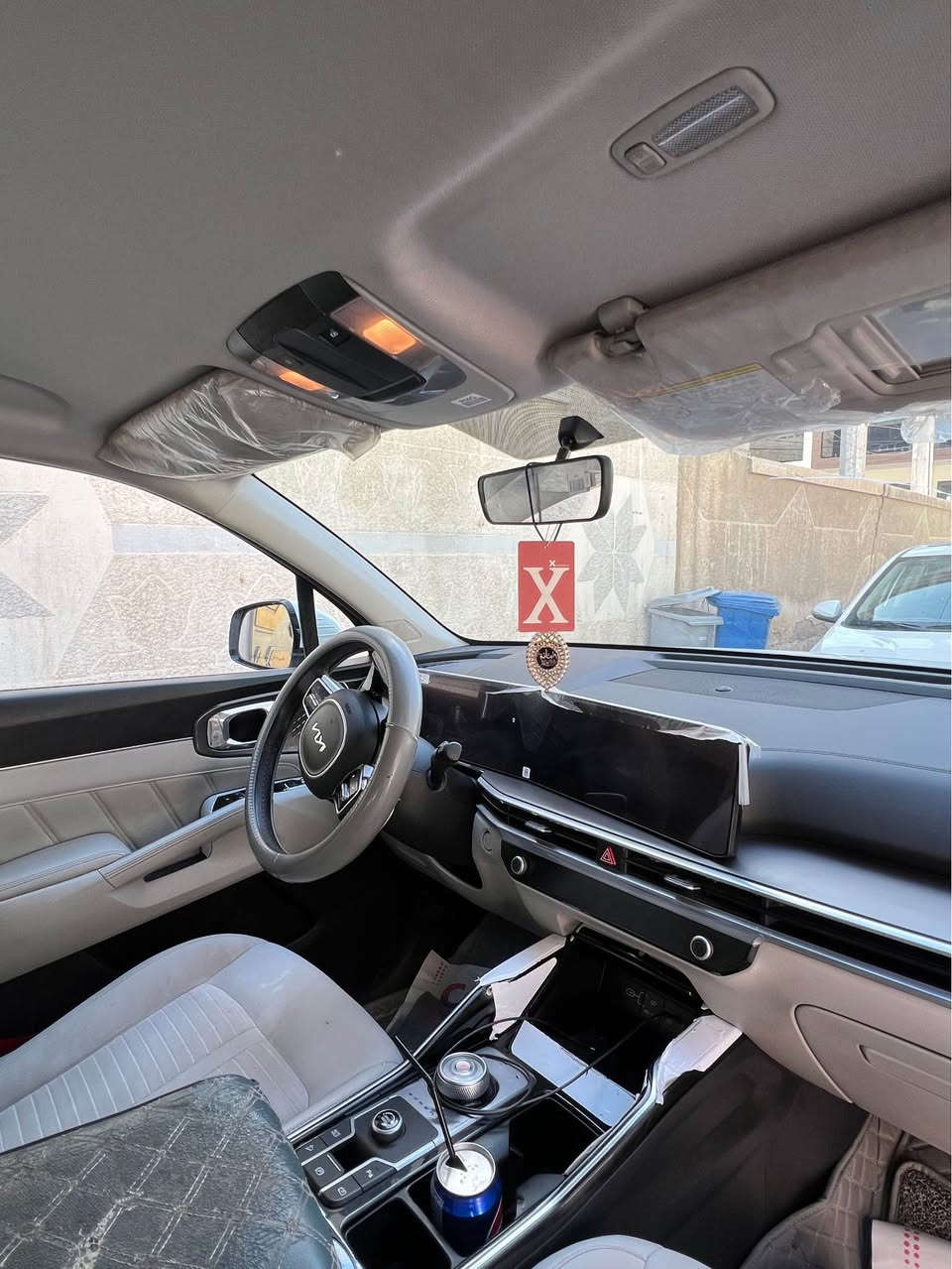 السلام عليكم 
Kia Sorento 2024
وارد خليجي ضمان شركة الدوليه
صارت عندي بالعراق ضربه بخشم البنيد  وجاملغ والجنطه بالحافه من جوه موضحهن كلهن  بالصور فقط الباقي مكفوله كفاله
الموصفات
V6

كشنات كهرباء
لايت لد
گير ماوس
7 راكب 
3 قطع تبريد
جنطه كهرباء شفط
تشغيل على بعد
بردات خلفيه
شاحن لا سلكي 
تحكامت ستيرن
تدفئه بالستيرن
مود درايڤ
سايد بريك دگمه
شفتات سترين
حساسات امامي خلفي 
كامره خلفيه دواره
السعر: 270$ وبيها مجال بسيط 
*********** الفارس, صلاح الدين
