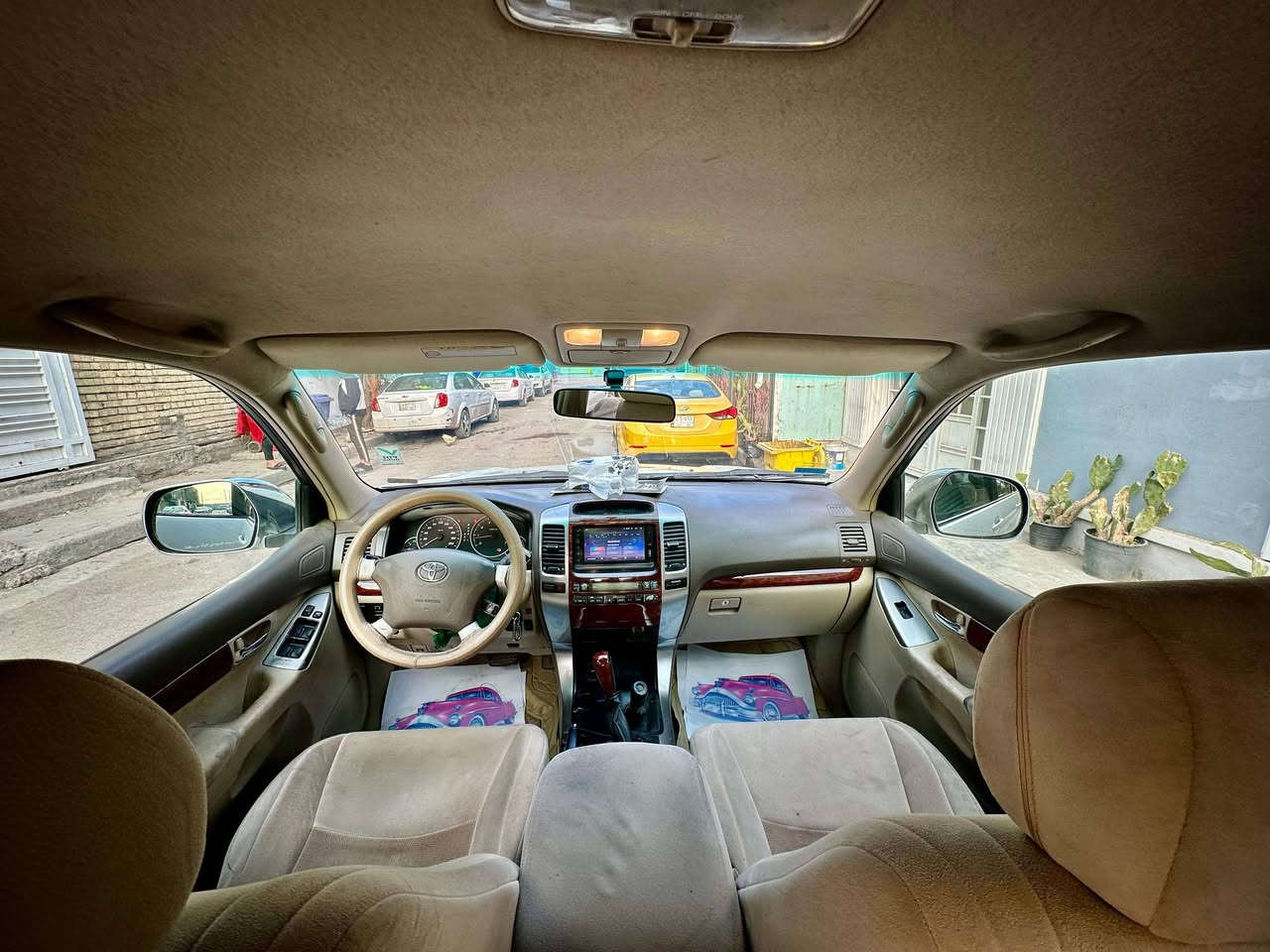 برادو وارد خليجي موديل 2009
كفالة عامة بيها كم رصعة حالوب فقط سعر 200

***********
