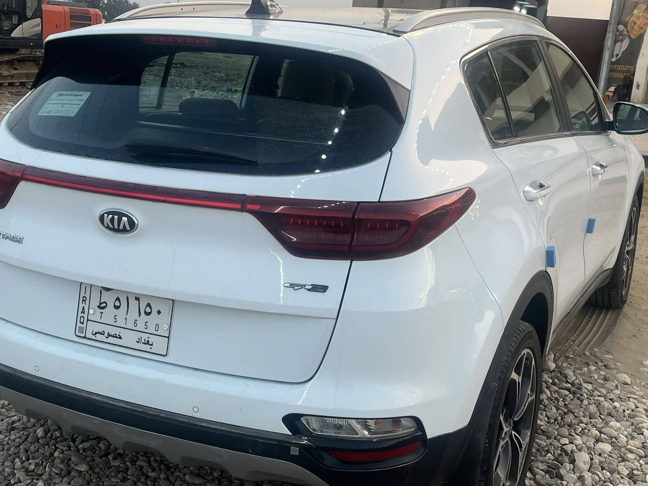 سبورتج فول مواصفات (جيتي لاين)
مكفولة ( سونار شخط واضح ) 

الموديل 2020. 

المواصفات :

محرك الفين 2.0 دوش

سقف بنوراما 

بصمه أبواب 

هاند بريك بصمه + اوتو هولد + مانع نزلاق + مانع نحدار + مود درايف 

صندوك كهرباء + ذكي 
كاربلي 
شحن لاسلكي 
 كامره داورة

تبريد بيانو 

كراسي جلد + كراسي كهرباء  

لايت  لد نهاري زينون + بروجكتر زينون 

8 ايرباك

حساس امامي + حساس خلفي + حساس مطر + حساس لايت 

تبريد قطعتين

ويل كب كبير 

ماشية 37 الف 

رقم بغداد باسمي

التفاصيل للشراي يتصل ويدلل 
ما اذكر السعر بسبب الكسران  

السياره جدا نظيفة وجديده  

مكاني واسط — عزيزية 

***********
