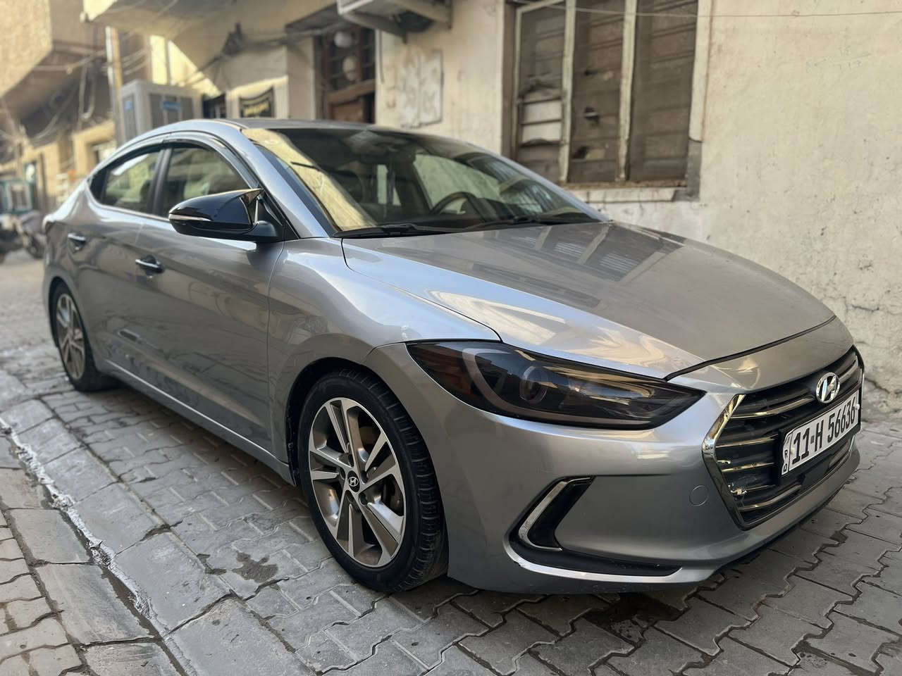 سلام عليكم النترا 2017 وارد أمريكي
مواصفات LIMITED  اعلى فئة 
تخم تاير جديد دوشمة جديدة فتحة سقف بانوراما 3 أنظمة قيادة مثبت سرعة تدفئة لكل المقاعد شاشة وكامرة خلفية تحكم كشنات كهربائي ذاكرة وخزن ميموري تحكمات ستيرن أشاير بالمري محرك وبطارية جديد 
سنوية 2029 سعر 135 بي مجال
مكان السيارة بغداد الوشاش 
***********
***********
(مكلف بالنشر)
