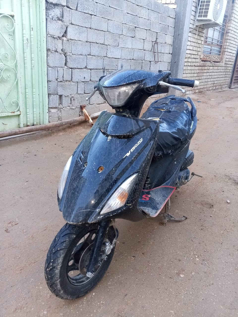 ادرس للبيع موديل 14
دراجة طافيه متروكة صار 3 اشهر يرادلها بس راجز سلف شرط
بيها غراض كاملة جديده كلجات كابريتر شوته باتري سلف لايت كله جديد 
بس بدل راجز سلف و اطلع وين متريد
المكان حي العسكري العابد قرب مدرسة السيد رقية 
السعر 130 وبيها مجال 
***********
