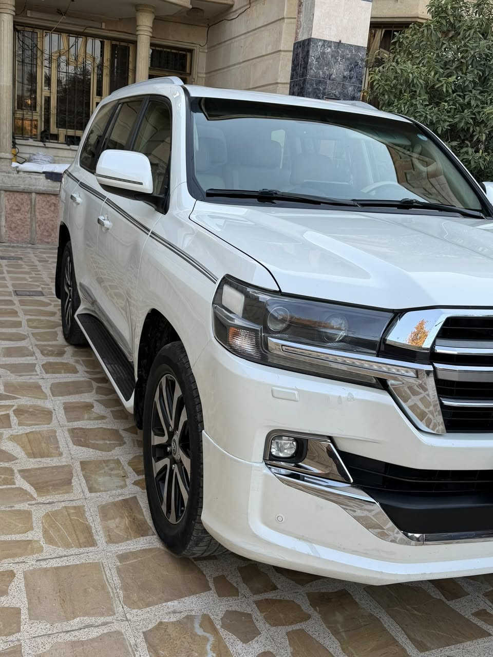 السلام عليكم
تويوتا لاندكروز 2019

فئة كراند تورنك بريم Gxr

ماشية 188 الف 

سيارة كلين  

حساسات امامي خلفي 

فتحة سقف 

الاضواء  LED وزنون

مرايا كهرب

محرك 8 4600

السعر 530 $ او مراوس مع 2025

السيارة سنويه هزه جديد وتحويل مباشر

مكان السيارة موصل 

التواصل على الرقم ***********
