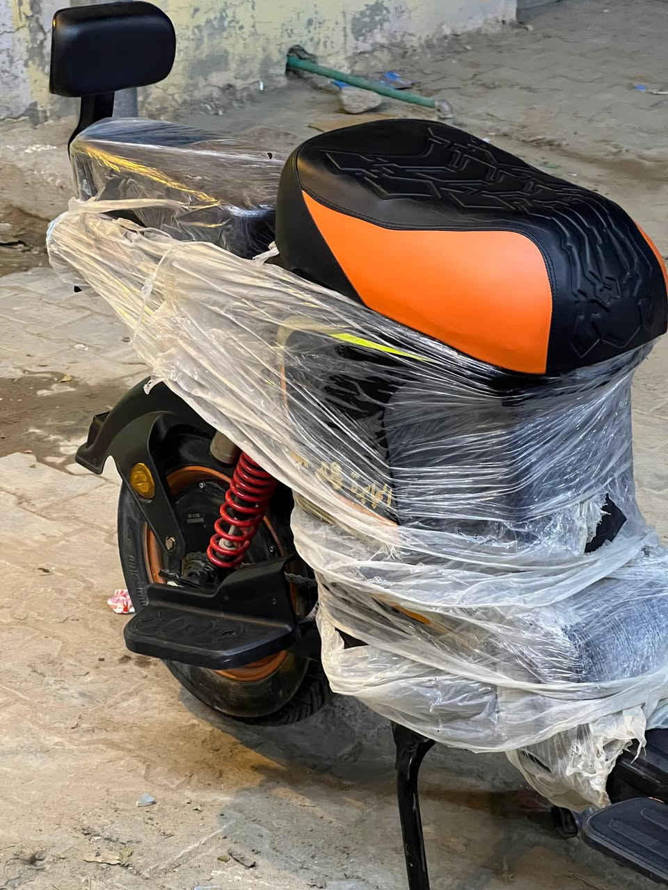 سلام عليكم بايسكل شحن (R9)للبيع جديد استعمال اقل من شهر تشغيل بصمه +كارت+سويج
الشحن يمشي 20 كيلو لايت عالي ناصي لد السعر (500)بيه مجال بصيط حك الجيه *********** اتصال مامتواجد عل فيس
