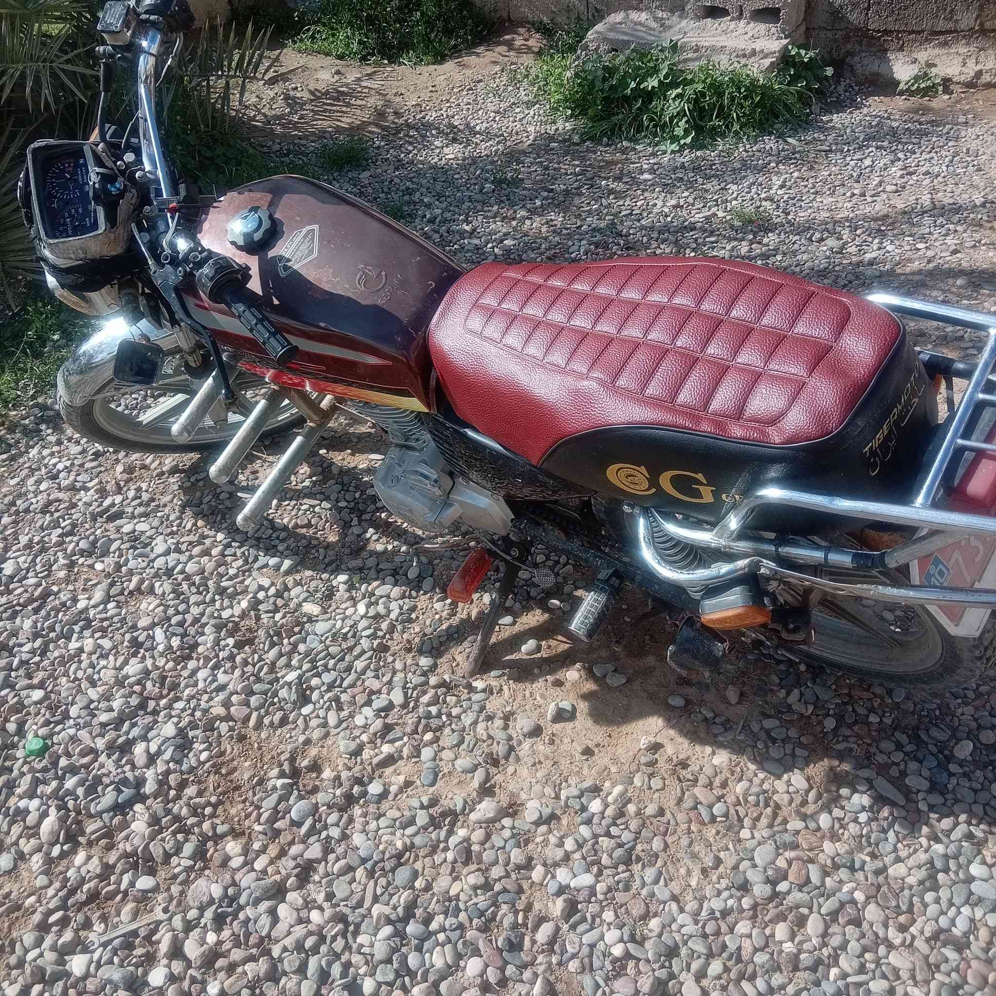 السلام عليكم ورحمة الله وبركاته موطور تايكر جديد للبيع وحي الله الشرايه ***********
