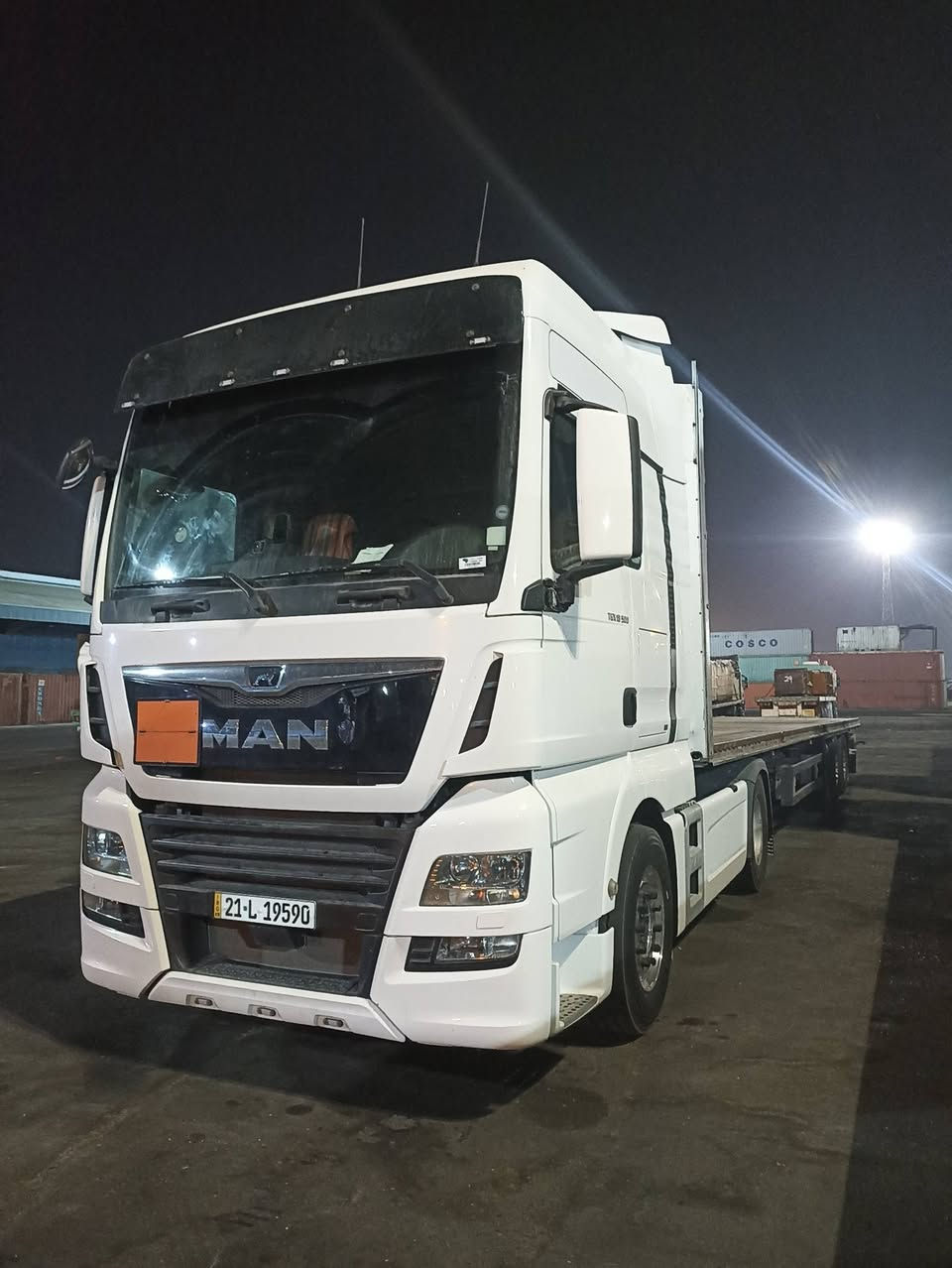 لبيع مان موديل 2018 سياره جديده حجم مكينه 500 دبل سوبر كير سكانيه 14 نمره داخل بيجي  ثلاجه جرار حساس كامره فو مواصفات جوبلس مامي شاصي عدل عربانه شمتز كفر نايز موديل عربانه 2015 دسك دنكير ساف رفاه بلادي دنكير رقم جديد تحويل مباشره سياره جاهزه من كلشي سعر 380 وبيه مجال مكاني بغداد رقم الهاتف ***********
