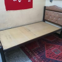 سرير حديد • خشبة أصلية • قابل للتفكيك