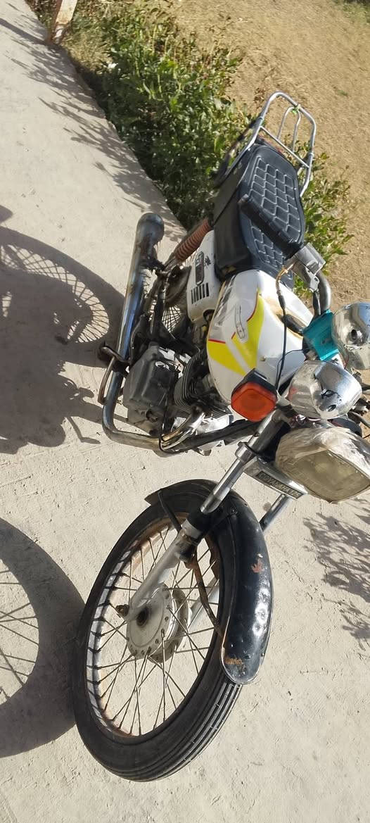 سلام عليكم دراجه للبيع موديل 18كلك كلك تكفل بيه من سرقه وعشائر سعر 190وبيه مجال دراجه مال جناي الله شاهد كلشي شغال لايت شاره مسجل تخبل دراجه بيعع مستعجل هاذا رقمي ***********
