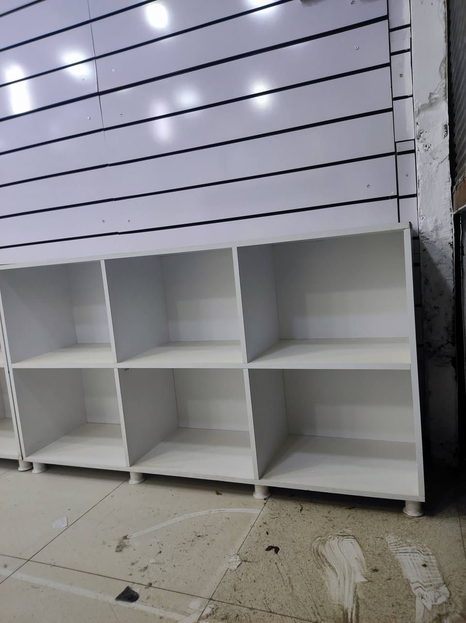 سلام علیکم 
مێزێکی زۆر پاک زۆرزۆر کەم بەکارهاتوە
درێژی گشتی840cmچوار پارچەیە
دوقاتە 40پانە 90 بەرزە
***********
***********
