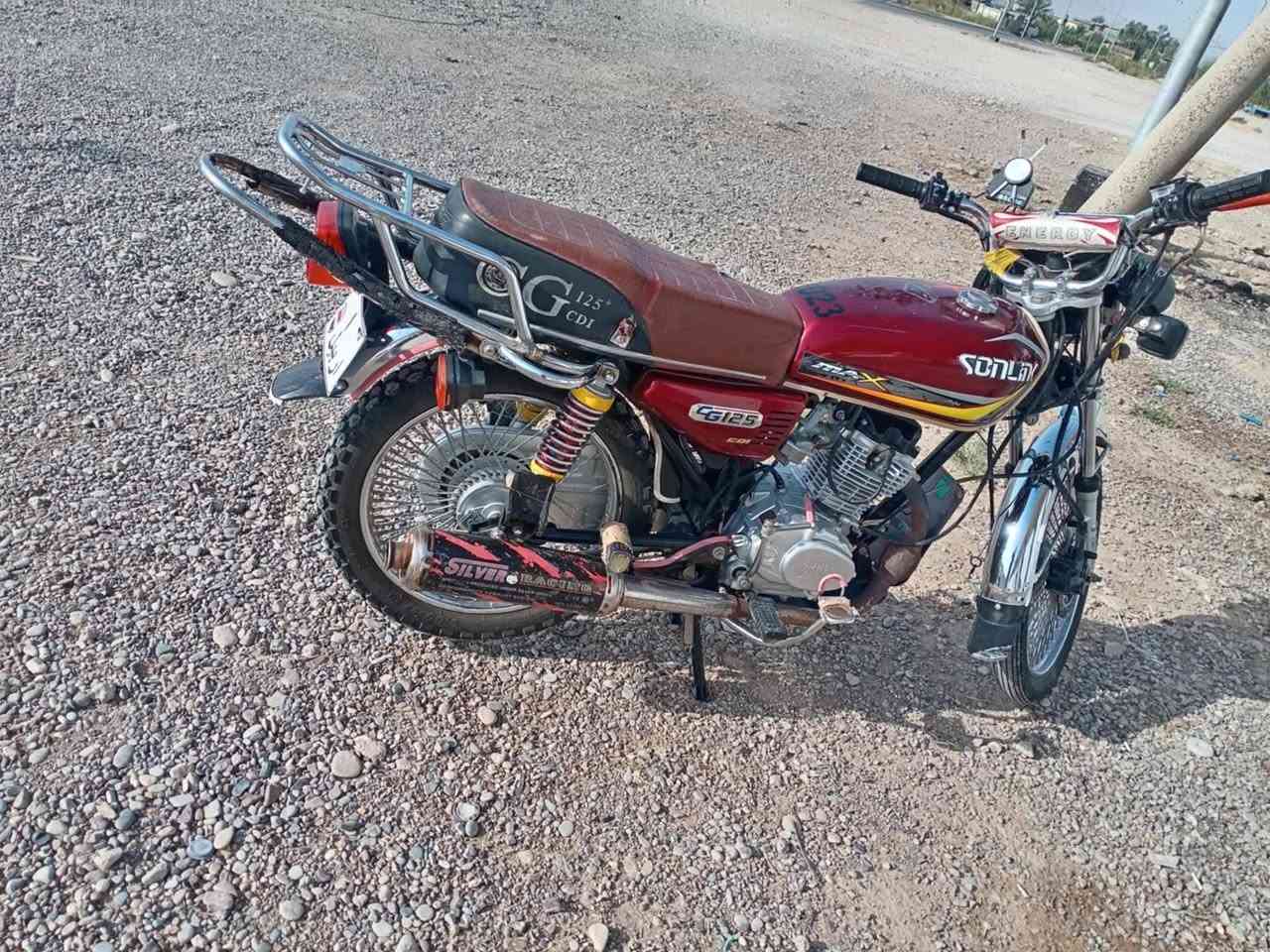 سلام عليكم دراجه البيع موديل 2023سونك الرقم***********
