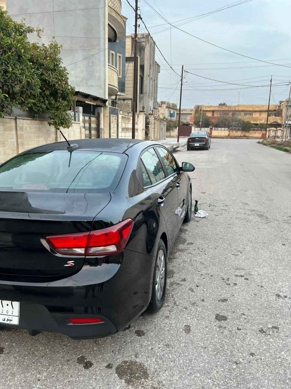 السلام عليكم ورحمه الله وبركاته اخواني مبارك ع ئلي يشتريها
كيا ريو موديل 2020
سيارة كلش نضيفة✨
ماشية 53 الف ميل 
الون/ اسود لامع 
رقم /نينوى بأسمي
سنوية/2027شهر2
مواصفات السيارة 
ريموند بصمة اصلي مال سيارة 
تحكمات ستيرن
موثبة سرعة 
جمات كهربائية
مراية داخلية شاشة وتحكمات
قفل مركزي 
صندوق ع الرموند 
شاشة ابل كار بلي 
كاميرا خلفية 
حساسات ضغط هواء التايرات
محرك16دوش نوزل 
كير Cvt
ضررها نفس ما واضح بالصورة قطعة وحدة فقط 
سيارة مواصفات S مكفولة 
للتواصل ع الرقم/اتصال /واتساب موجود  /***********
السعر/127$
وبيها مجال للشراي 
مكان السيارة //موصل//حي الزهور
