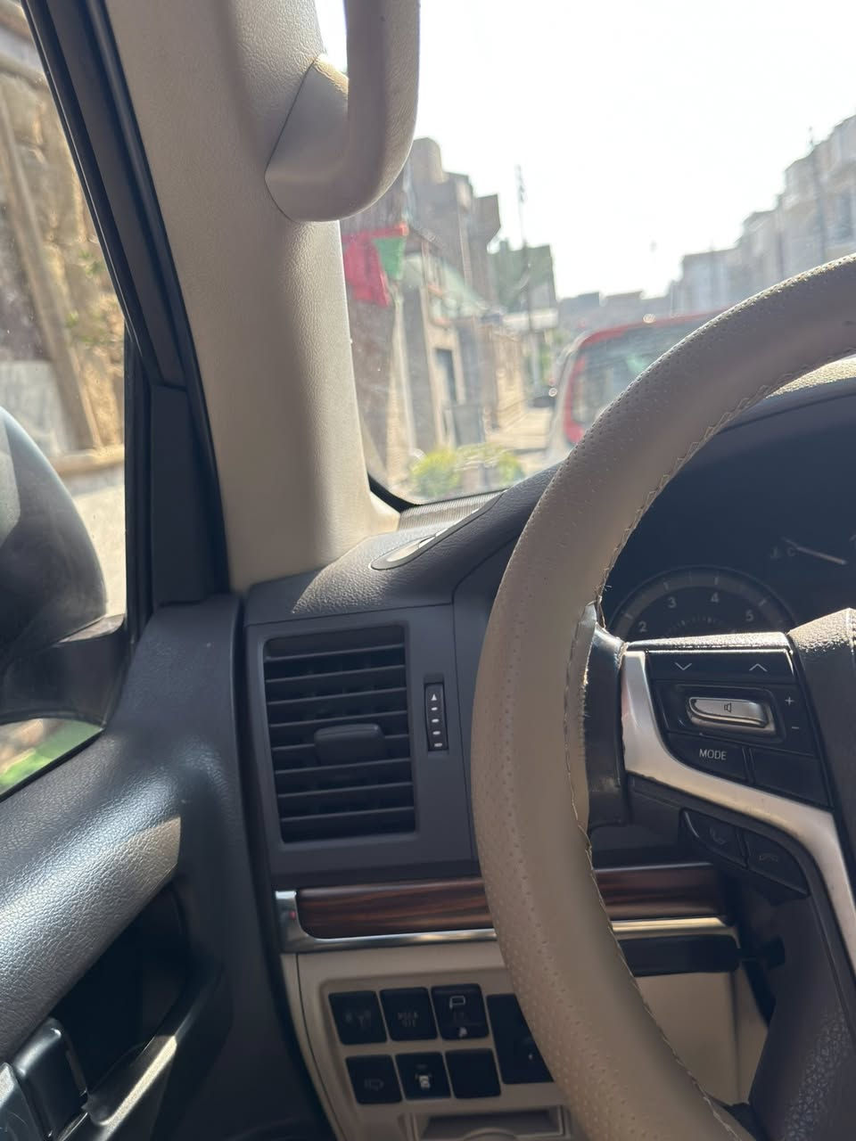 السلام عليكم
للبيع لاند كروز بريم 2018 

المواصفات 

1_ محرك 6V(4000)

2_ حساسات اماميه خلفيه

3_ كامره خلفيه

4_ سلايد 

5_ شاشتين 

6_ فور ويل

7_ انظمه تحكم 

8_ مري شفط

9_ جام أوتو

10_ تجوة ثلاجه 

11_ تحكم ستيرن

12_ مري نيكل

13_ مثبت سرعة

14_ ثلاث قطع تبريد

وبعد هوايه مواصفات معروفه البريم  السياره مكفوله عدة باب السايق مبدل بلادي الأصلي و بارد بالجاملغ الخلفي السعر 480 للاتصال والاستفسار على الرقم التالي

***********
