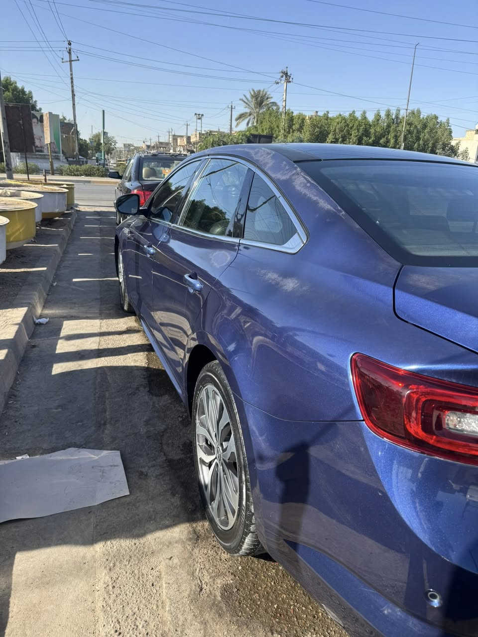 رينو تاليسمان Renualt Talisman 2018 فول مواصفات ماكو سيارة بيهه هيج مواصفات
***كفالة عامة** من الحادث والصبغ .ماشيه73 كيلومتر. رقم اربيل بأسمي  
—-
محرك ١٦٠٠ تيربو  .كير اوتوماتيك ٧ نمر
سايد بريك بصمة تلقائي اوتو
بانوراما 
مساج تدليك كشنات سائق + راكب 
تبريد كشنات امامي 
تدفئة كشنات امامي + خلفي جميع الكشنات تدفئة
سستم صوت Bose ١٢ سماعة 
————
شاشة بلادية تدعم كاربلاي 
شاشة داتا شو عرض بالزجاج الامامي
رادارات ٣٦٠ درجة داير مداير السيارة 
مري شفط 
Autostop تشغيل واطفاء تلقائي عند التوقف
بردة خلفية بلادية
ثلاجة بالجكمجة
اوتو بارك سيارة تطبك وحدها AutoPark
وضعيات قيادة متعدده ومتغيره تكدر تتحكم بيها 
لد دشبول متغير 
تفتح بس تقترب عليها ومن تبتعد تقفل وحدها 
تنزيل الجام واغلاق البانوراما من خلال البصمة.
تشغيل اللايت من خلال البصمة
صندوق يفتح بالبصمة من خلال تمرير القدم
السيارة بيهه مواصفات كلش هواي بعد غيرها 

——————
السيارة بدون اي نقص جاهزة تبريد ثلج
 تخم تاير جديد قبل يومين شاده تايلندي اصلي 
السعر 127 وبيه مجال 
 للشراي الاتصال على الرقم  *********** 

عنوان السيارة بغداد شهداء البياع
