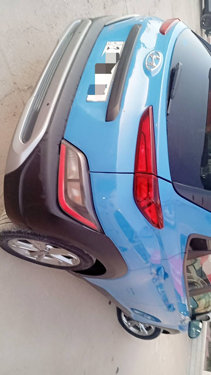 السلام عليكم 
هونداي كونا 2023 محرك 2000 دوش

 ( بدون تبديل بدون صبغ بدون فتح  بدون حادث فقط بارد بالصندوق الخلفي

  جميع الايرباكات سليمة كلشي بلادي  )

 رقم بابل ترقيم جديد هزه وفحص
( صور الحادث بالمنشور )
المواصفات :
كامل مواصفات عدا الفتحه 
بصمة تشغيل + بصمة ابواب
تشغيل عن بعد
شاشة كبيرةتدعم كار بلي +gps
نقطة عمياء بالمري+ اشاير بالمري
رادار امامي تنبيه مانع تصادم
رادارات جانبيه تنبيه
رادا خلفي تنبيه عند الرجوع بريك ذاتي 
تحديد مسار نظام السياقة الذاتية بين الخطوط
شاشة اعطال  ملونة مع ترحيب 
ثلاث وضعيات للقياده normal + sport + smart
‏‎مانع انزلاق ‏‎منافذ شحن و طاقة‏‎زر طوارئ ‏‎نظام مساعد نزول منحدرات
‏‎لايتات امامية لد نهاري تبريد بلادي ثلج كروس سرعة تحكم ستيرن فول
الاتصال 
***********
