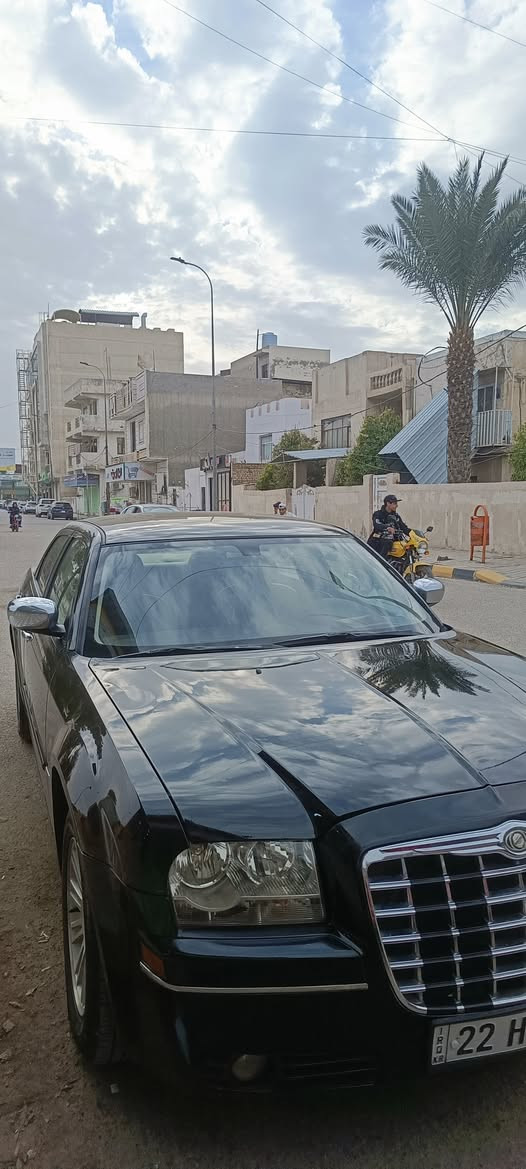 السلام عليكم
اوباما 2010 اصل. 
وارد كندي
بدون تبديل ولاضربه
 بيه جاملغ الامامي بارد وصبغته هو والبنيد 
مكينه 3 ونص اصل
تبريد قطعتين 
4 جوكات
تخم تاير جديد توني شاده 
مدوشمه عام جلد 
حداديه جديده 
السياره ماناقصها شي 
رقم اربيل راعيها يريد تحويل 
بيها مازدات اخذتهن ب3 اوراق 

السياره غرفتها كلش كلش جديده ومامشتغله ع الخط 
السياره احلى من الصور اصفاحها موس
سعره    125وبيه مجال
بالعافيه ع الي ياخذه
 ***********
‏‪***********‬‏
المكان كوت الهوره
