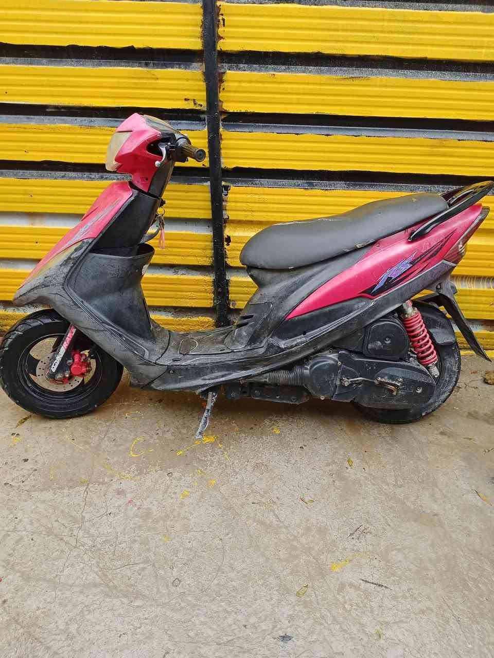 سلام عليكم 
ماكس عدله للبيع مكينه بلاديه
ملحه دبل خلفي رياضي 
دراجه بلاديه سعر 700 وبيه مجال 
مكان بغداد زعفرانيه ***********
