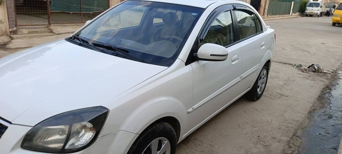 سلام عليكم كيا ريو موديل 2011 محرك 14 بلادي ضرر موضح بل صوره كرت ول باقي زيروو السعر 110 وبي مجال اتصال عل رقم*********** ما متوجد داخل الفيس
