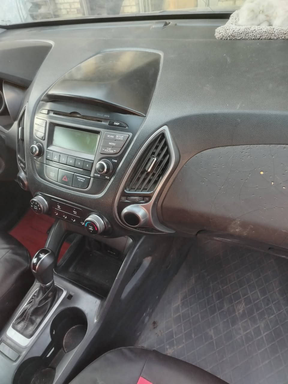 توسان 2014 باسمي خمس قطع سعرها مناسب ***********
