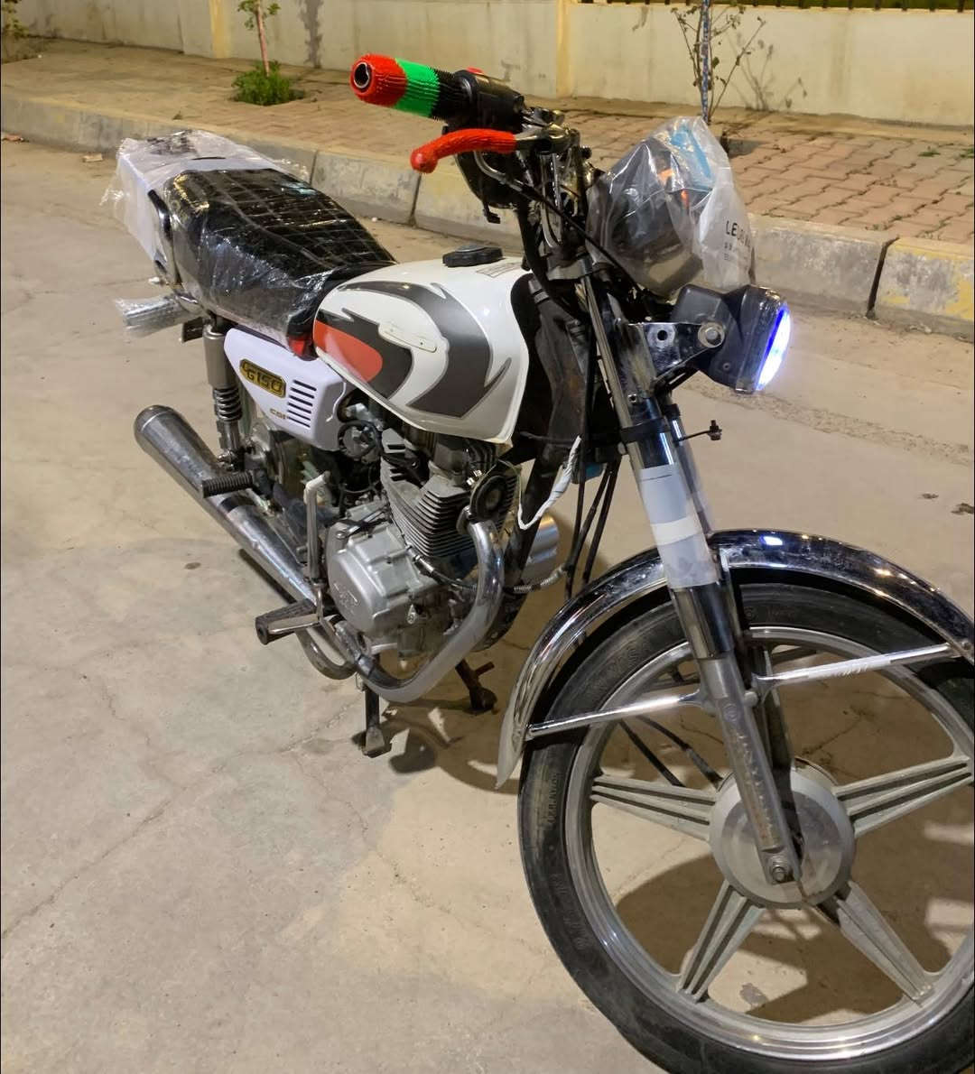 سلام عليكم أيراني جني لا صرف ولا بخار 5 كير سلف كهربائيات شغال كامل سلف واحد يشتغل نضافه ١٠٠/١٠٠ أي عيب مابيها سعره 325 وبيها مجال علق أدخلك خاص …✨


**إذا كنت صاحب هذا الإعلان وتريد حذفه لأي سبب، رجاءا أرسل رسالة إلى الدعم الفني**