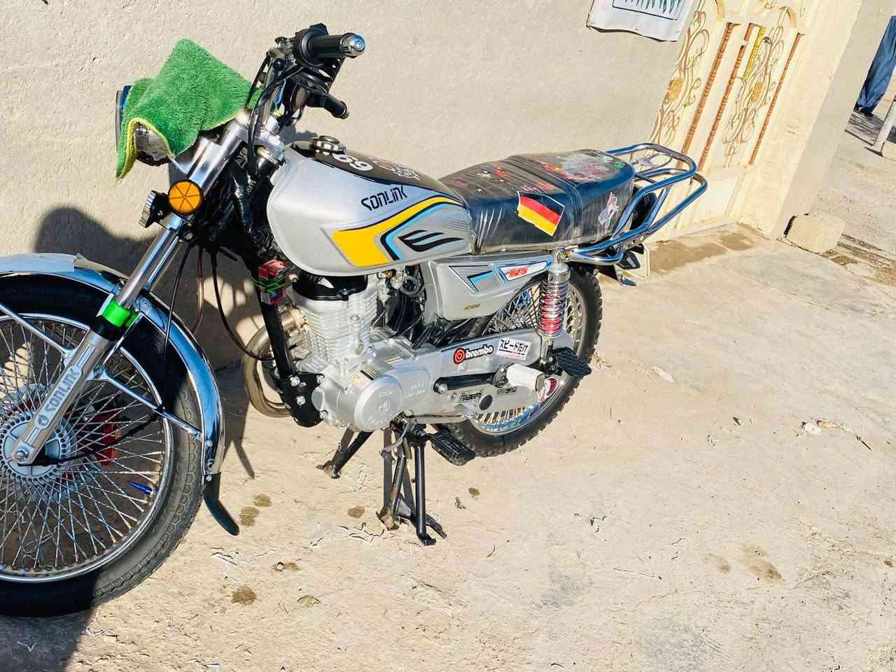 يا الله السلام عليكم
دراجه تايكر (سونلِك) 
موديل 2025 🌟 شهر التاسع9 
اللون رصاصي 🩶
الدراجه كفالة عامة من كلشي مكفولة .
المكينة أيضاً كفالة شرط الفحص اجيب فيتر وتدلل .
السعر 725 وبيها مجال .
المكان : منصورية الشط قرب سيطرة الغالبية .

باقي التفاصيل : *********** .
