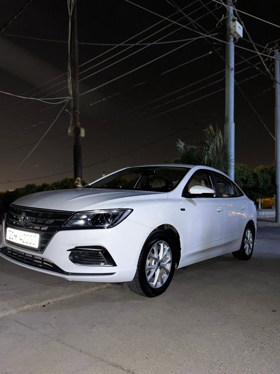MG5 2025
ستاندارد پڵەس ٢٠٢٥
هیچی نیە سەیارەکە لۆکە 
تەنها ٢ شوختی هەیە
شاشە گەورە  کامێرا ڤۆلیۆم 
زەمان بوەو لە زەمان دەر کراوە 

***********
