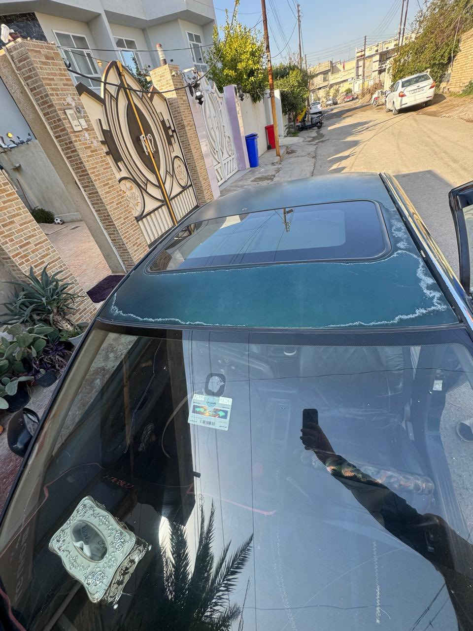 عليكم 
ميتسوبيشي لانسر موديل 99 بغداد محرك وكير مكفول الكشر بلاد بس بي جراد اوتوماتيك فتحه سقف تايرات جدد باتري جديد جاهزة
***********
