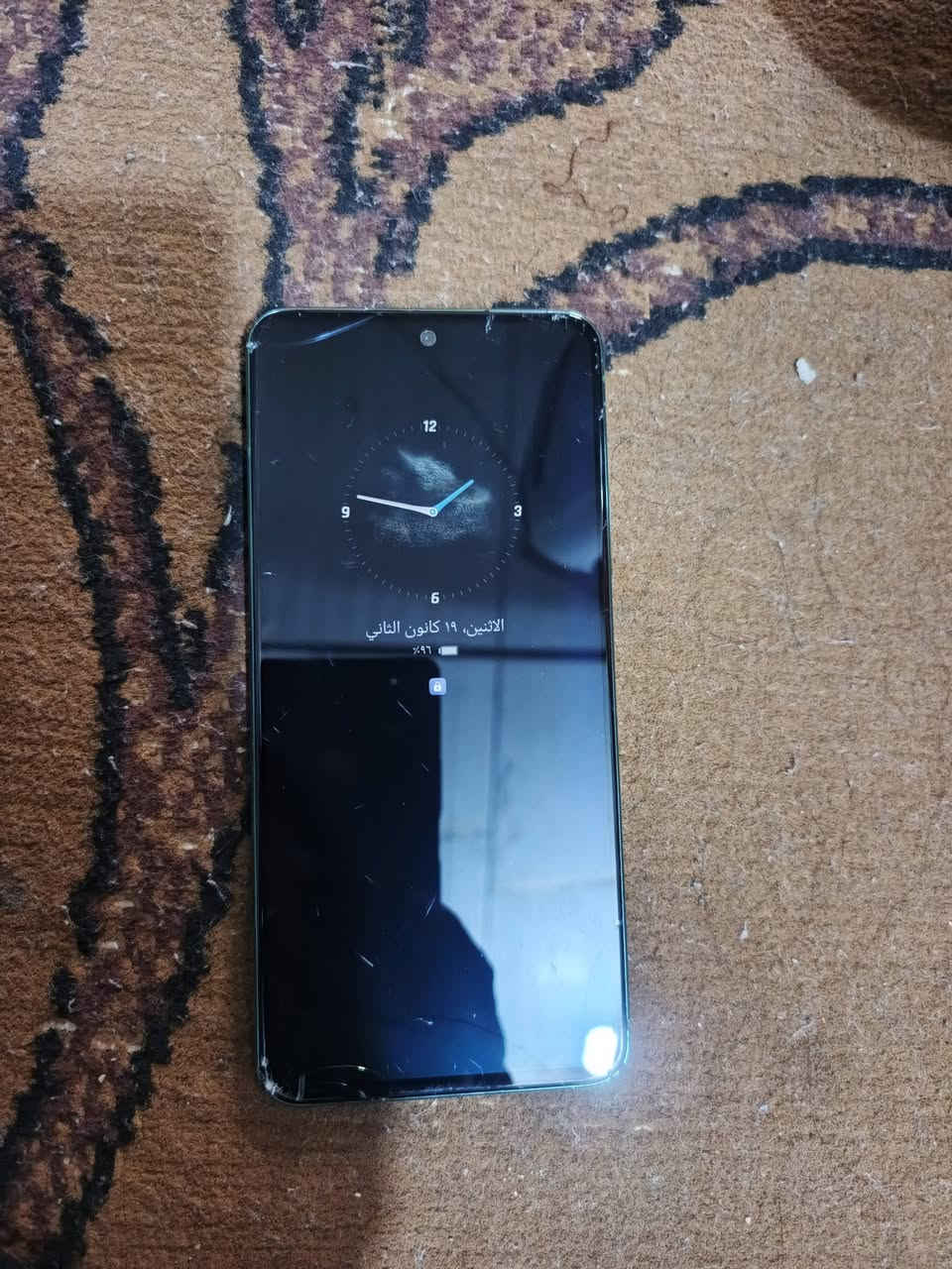 السلام عليكم جهاز كسر كرتون فقط وقع مني الشرك بالشاشه كم شرق بس اي عيب ما ابي شاشه مالته بس كم شرق السعر 100 وبي مجال بسيط صار اسبوعين ماخذه ***********
