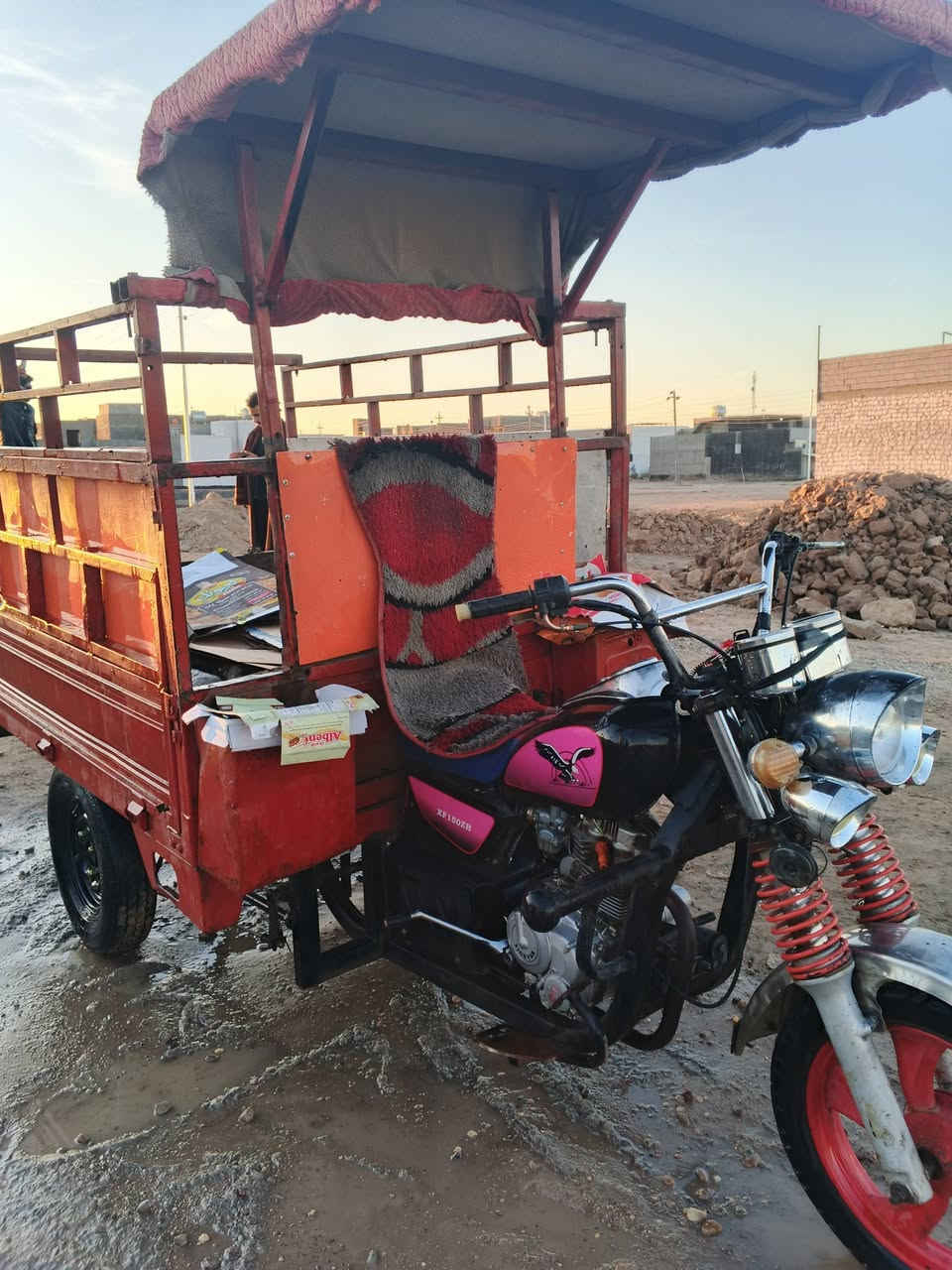 ستوتة جمرة للبيع مثل ما وضح ب صورة رايده ب ٧٠٠ ومجاله قليل مكانه رمادي سبعة كيلو و رقمي للتواصل ***********
