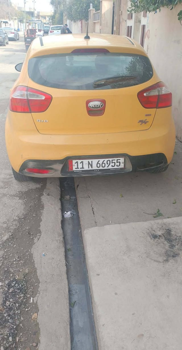 السلام عليكم
للبيع كيا ريو 2013 أمريكي🇺🇲رقم انكليزي هيئه وغرامات صفر سنويه ل 2031 تحكم ستيرن جهتين دشبول رياضي ليزري🎊
كابون تبادل بيه
تبريد ثلج ،🥶
تدفئه نار🔥
كير مال تفصيخ لك قبل شهر شاده 
طخم كله موبز أصلي 
ستيرن داخلي خارجي جديد تفصيخ مال كصه مع الكارت والماطور 
داخله كلش حلو ومرتب 
فرس وسطي أبو الجكمجه 
كير ترونك دبل كير يعني لمس واوتو 
اخوان السياره داخله بدون ضرر اهنا بالعراق امبدل بيه باب خلفي الورا السايق 
سعر 78ورقه وبيه مجال بسيط للطيبين وسلامتكم 
الاتصال
***********
مكاني موصل حي النور
